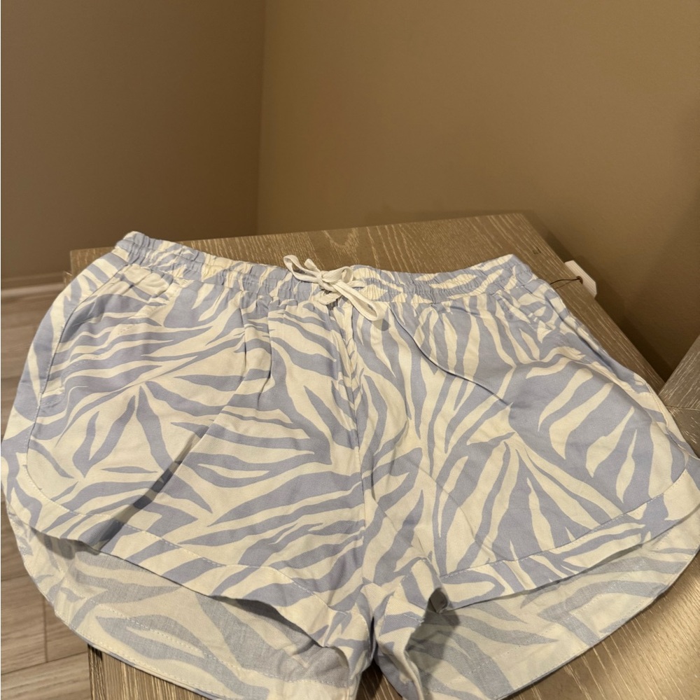 Billabong Light Blue and White Patterned Athletic Shorts
